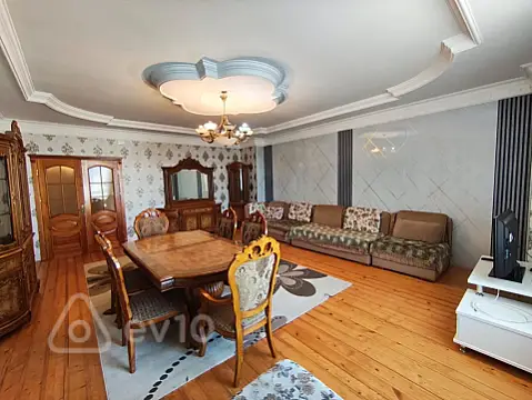 Kirayə verilir 3 otaqlı yeni tikili 150 m²