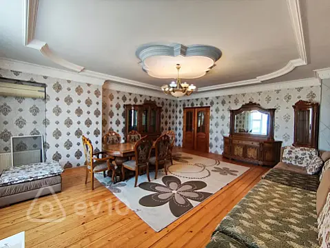 Kirayə verilir 3 otaqlı yeni tikili 150 m²