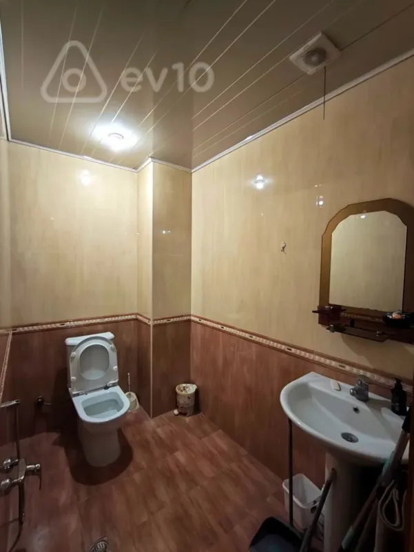 Kirayə verilir 3 otaqlı yeni tikili 150 m²