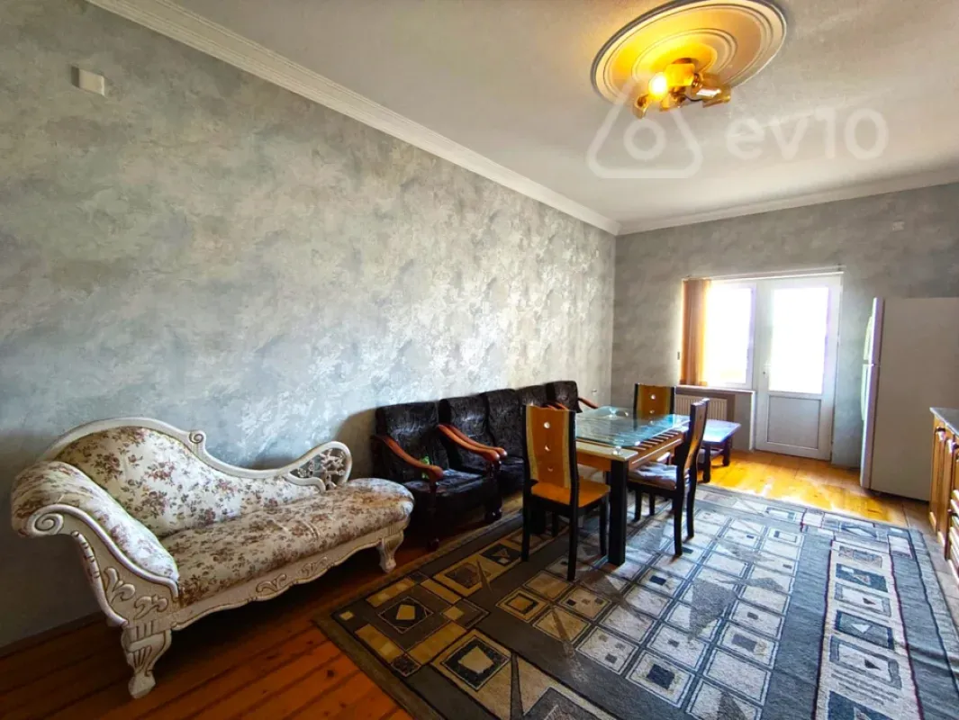Kirayə verilir 3 otaqlı yeni tikili 150 m²
