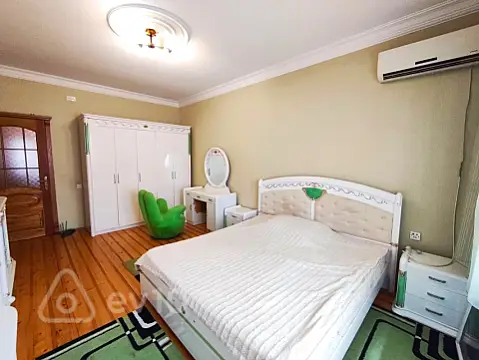 Kirayə verilir 3 otaqlı yeni tikili 150 m²