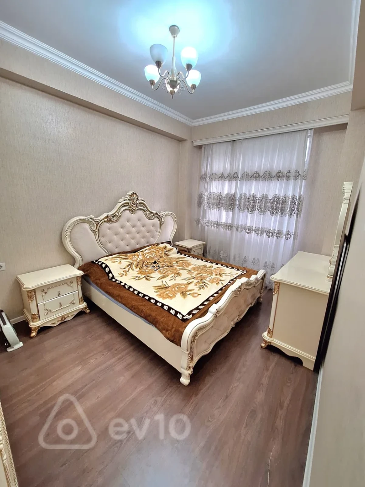 Kirayə verilir 3 otaqlı yeni tikili 85 m²