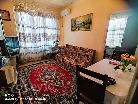 Satılır 2 otaqlı köhnə tikili 38 m²