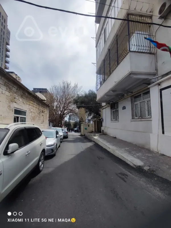 Satılır 2 otaqlı köhnə tikili 38 m²