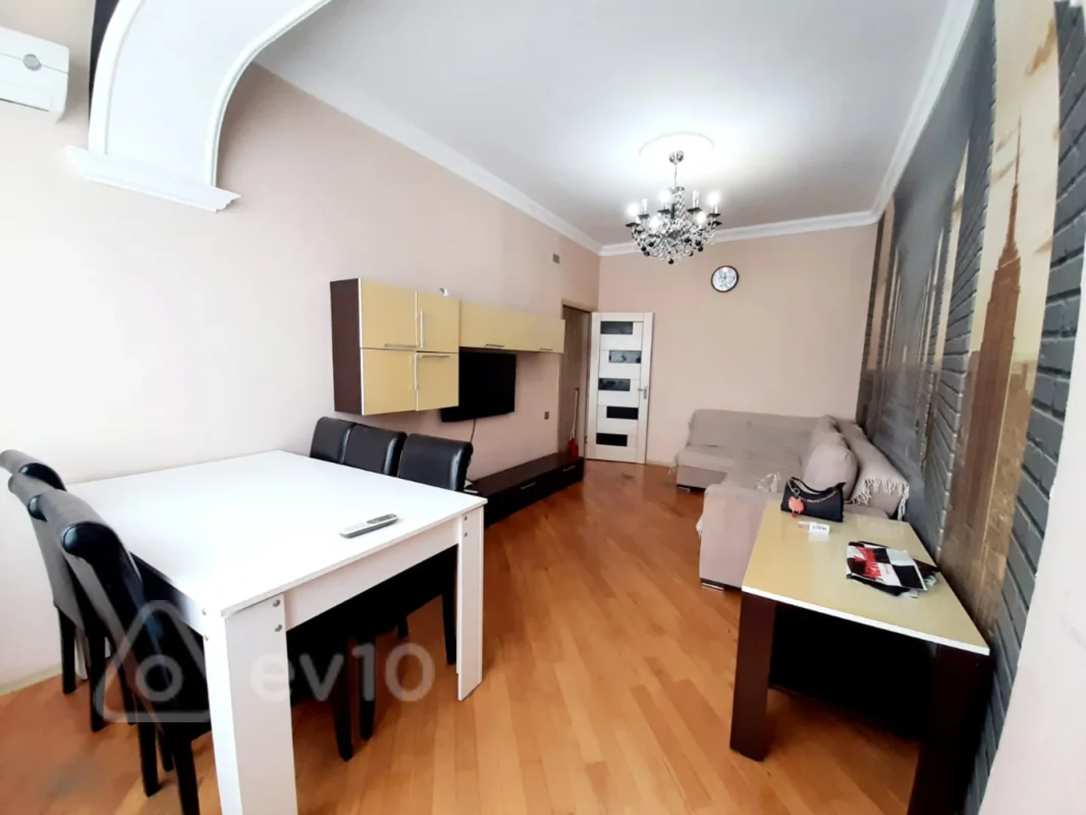 Kirayə verilir 2 otaqlı yeni tikili 70 m²