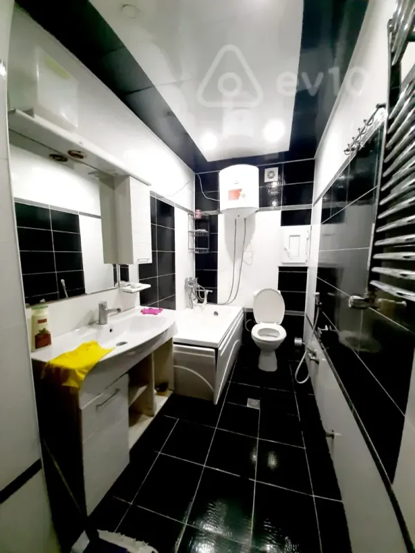 Kirayə verilir 2 otaqlı yeni tikili 70 m²