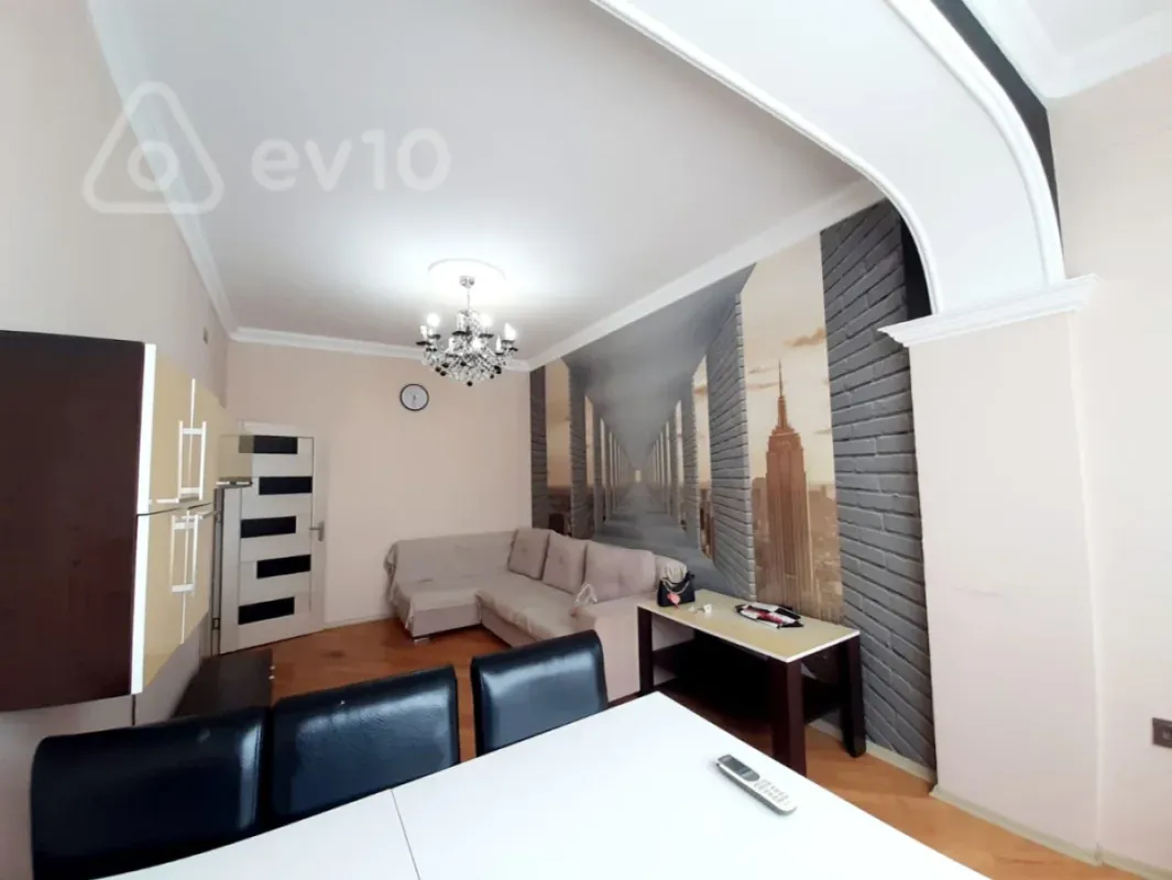 Kirayə verilir 2 otaqlı yeni tikili 70 m²