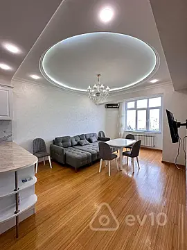 Satılır 2 otaqlı yeni tikili 60 m²