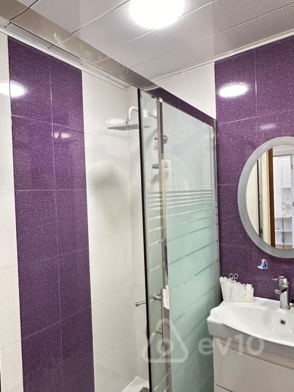 Satılır 2 otaqlı yeni tikili 60 m²