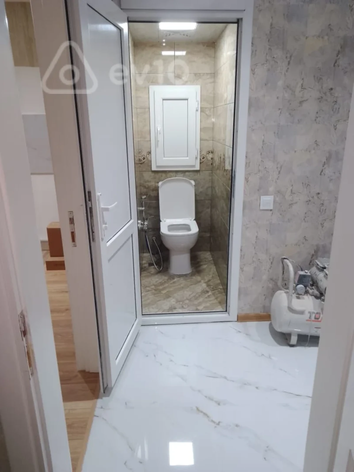 Kirayə verilir 2 otaqlı köhnə tikili 60 m²