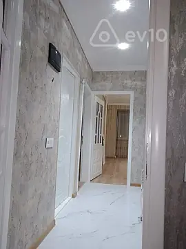 Kirayə verilir 2 otaqlı köhnə tikili 60 m²