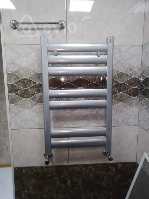 Kirayə verilir 2 otaqlı köhnə tikili 60 m²