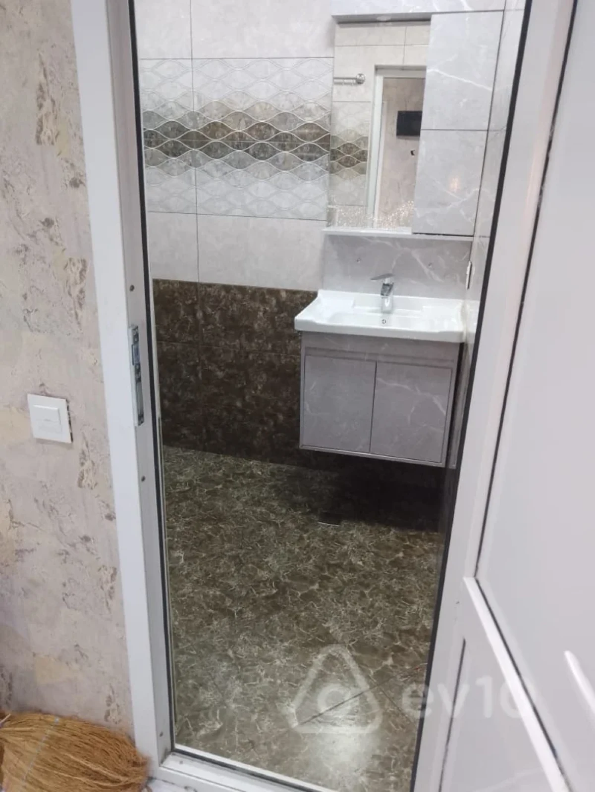 Kirayə verilir 2 otaqlı köhnə tikili 60 m²
