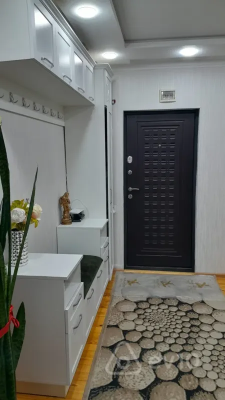 Kirayə verilir 2 otaqlı köhnə tikili 55 m²