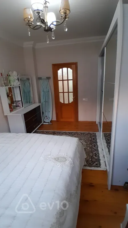 Kirayə verilir 2 otaqlı köhnə tikili 55 m²