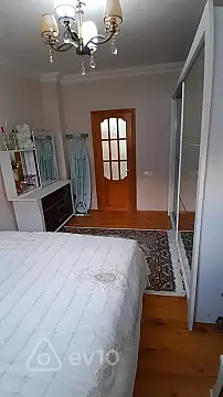 Kirayə verilir 2 otaqlı köhnə tikili 55 m²