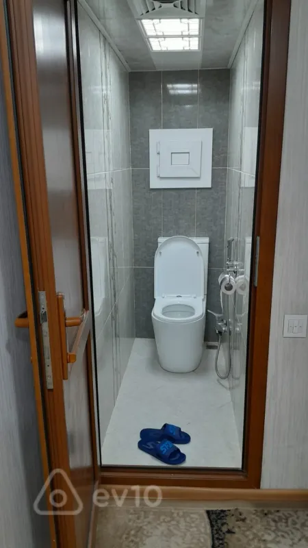 Kirayə verilir 2 otaqlı köhnə tikili 55 m²