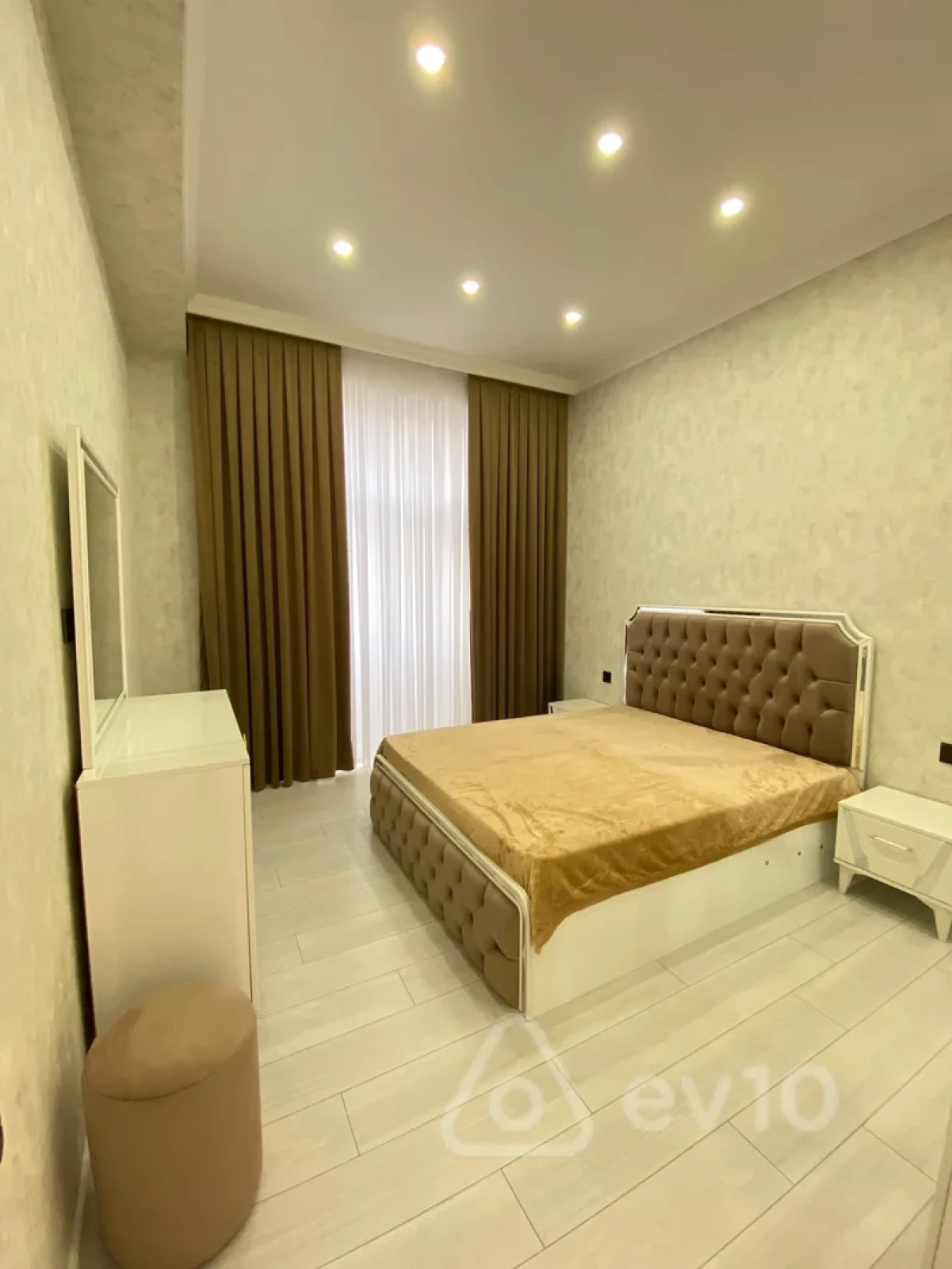 Kirayə verilir 3 otaqlı yeni tikili 115 m²