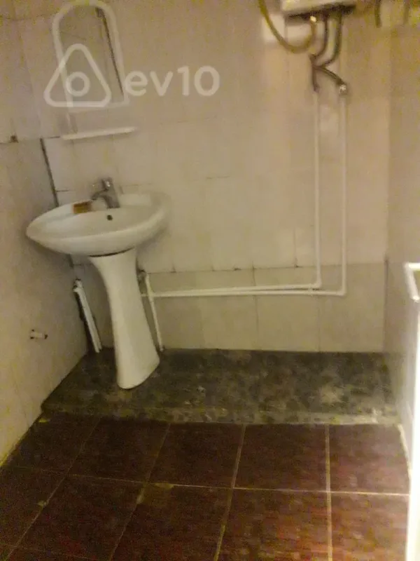 Kirayə verilir 2 otaqlı köhnə tikili 45 m²