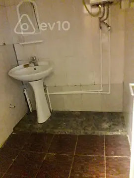 Kirayə verilir 2 otaqlı köhnə tikili 45 m²
