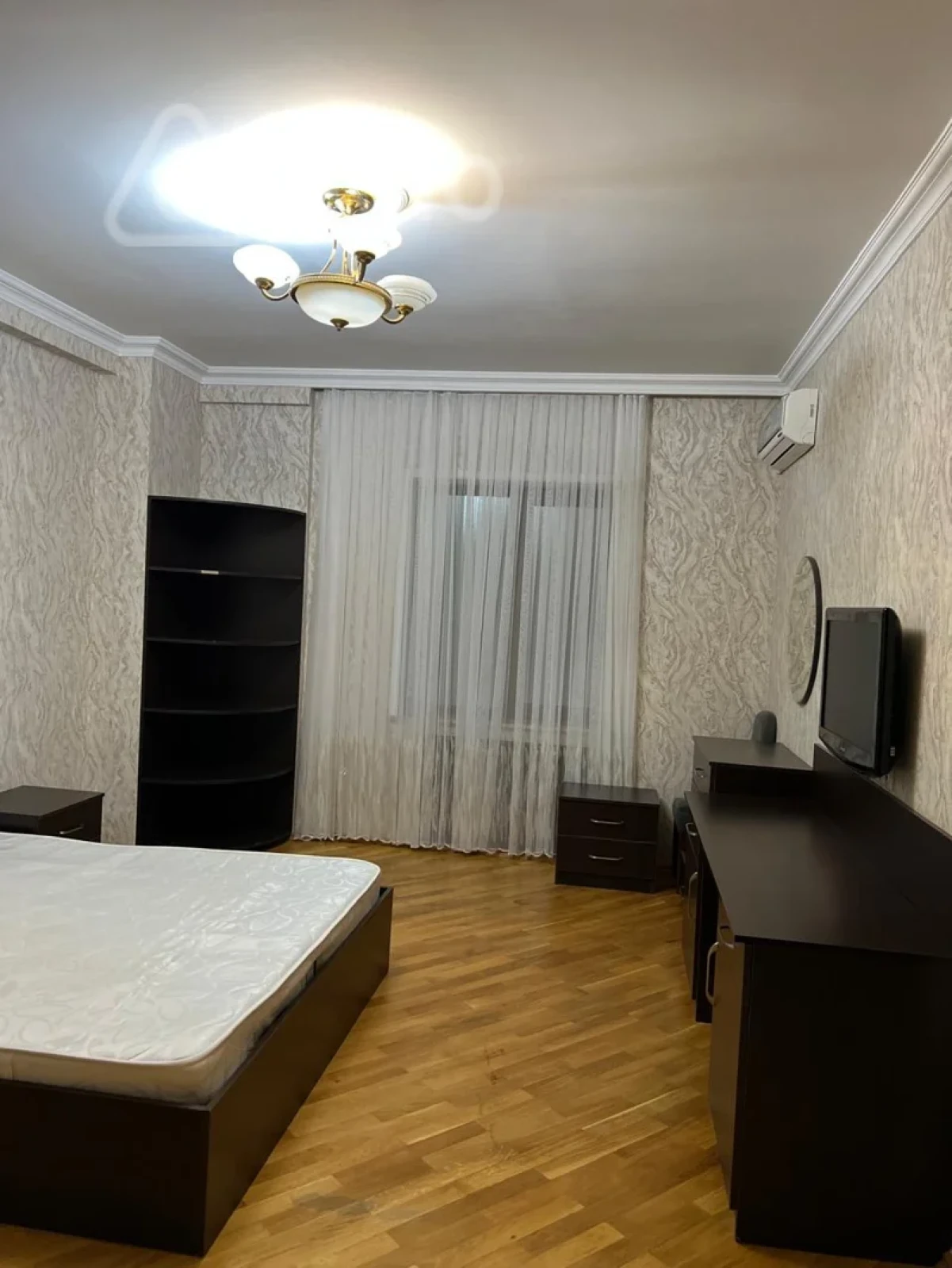 Kirayə verilir 3 otaqlı yeni tikili 161 m²