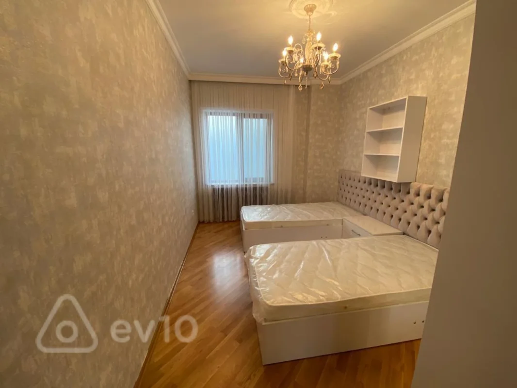 Kirayə verilir 3 otaqlı yeni tikili 161 m²