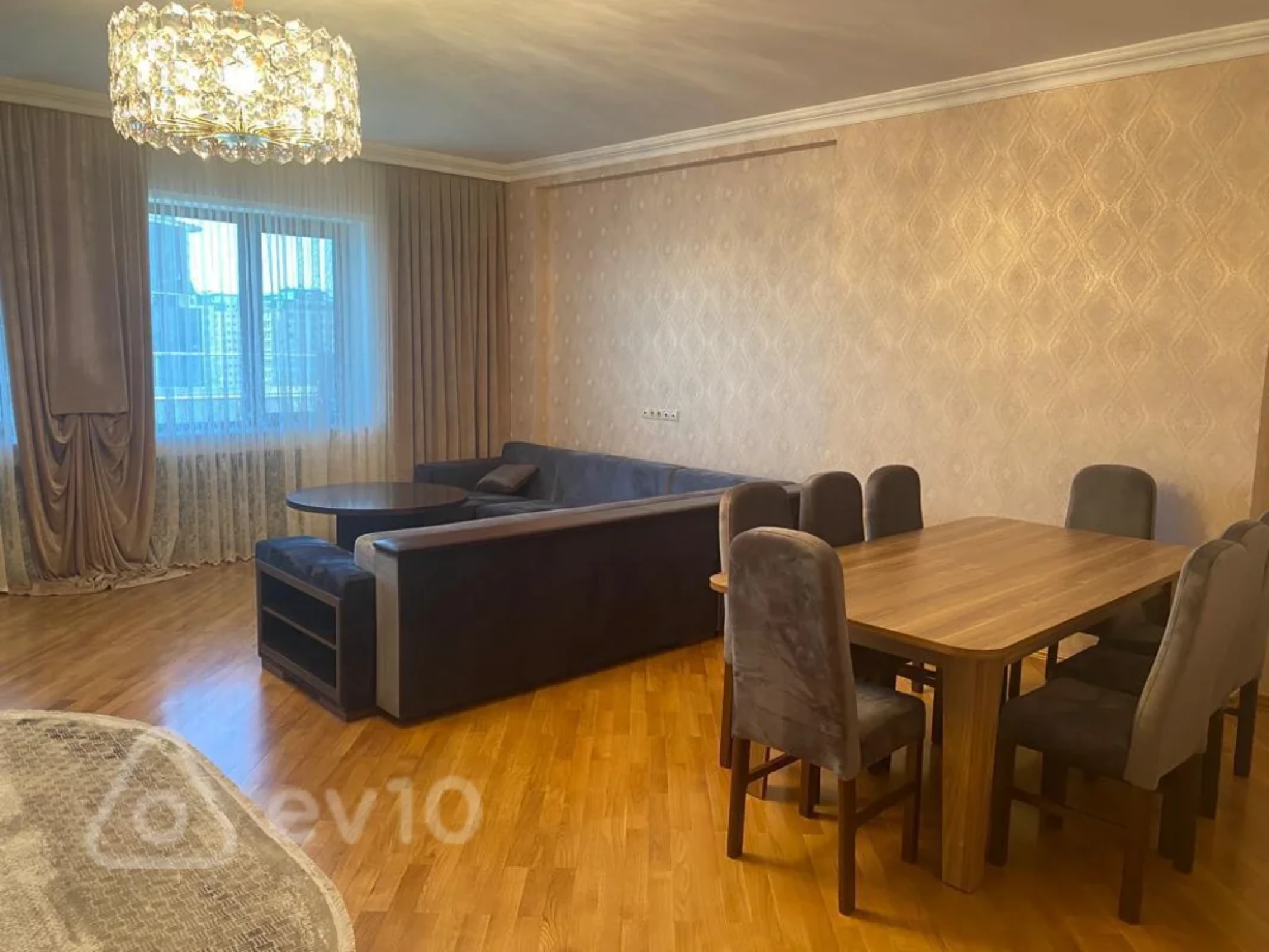 Kirayə verilir 3 otaqlı yeni tikili 161 m²