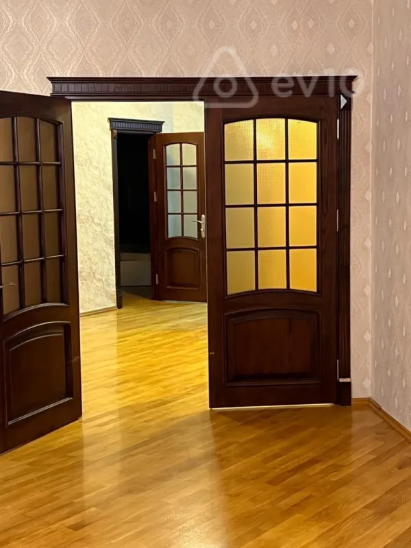 Kirayə verilir 3 otaqlı yeni tikili 161 m²