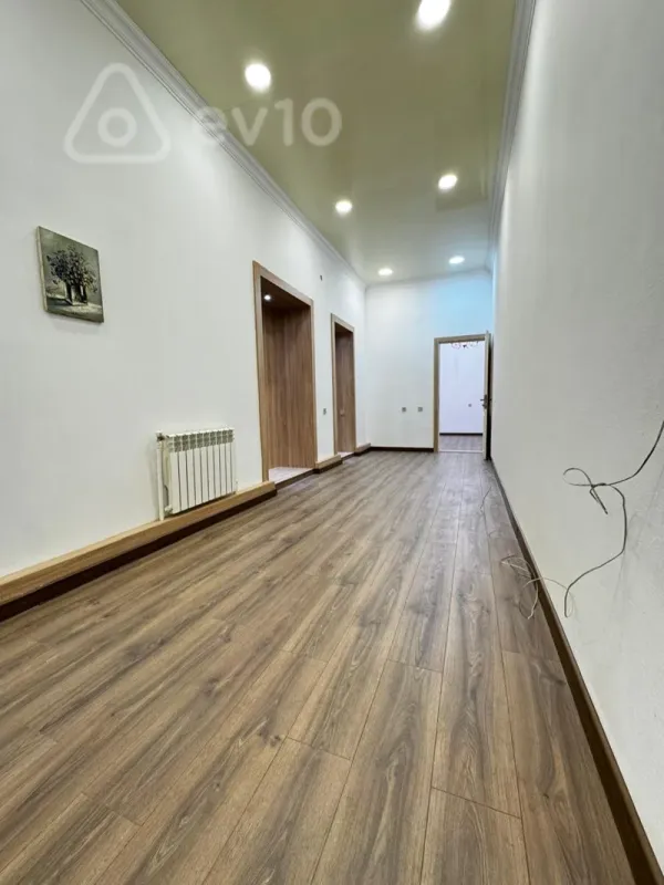 Kirayə verilir 3 otaqlı ofis 105 m²