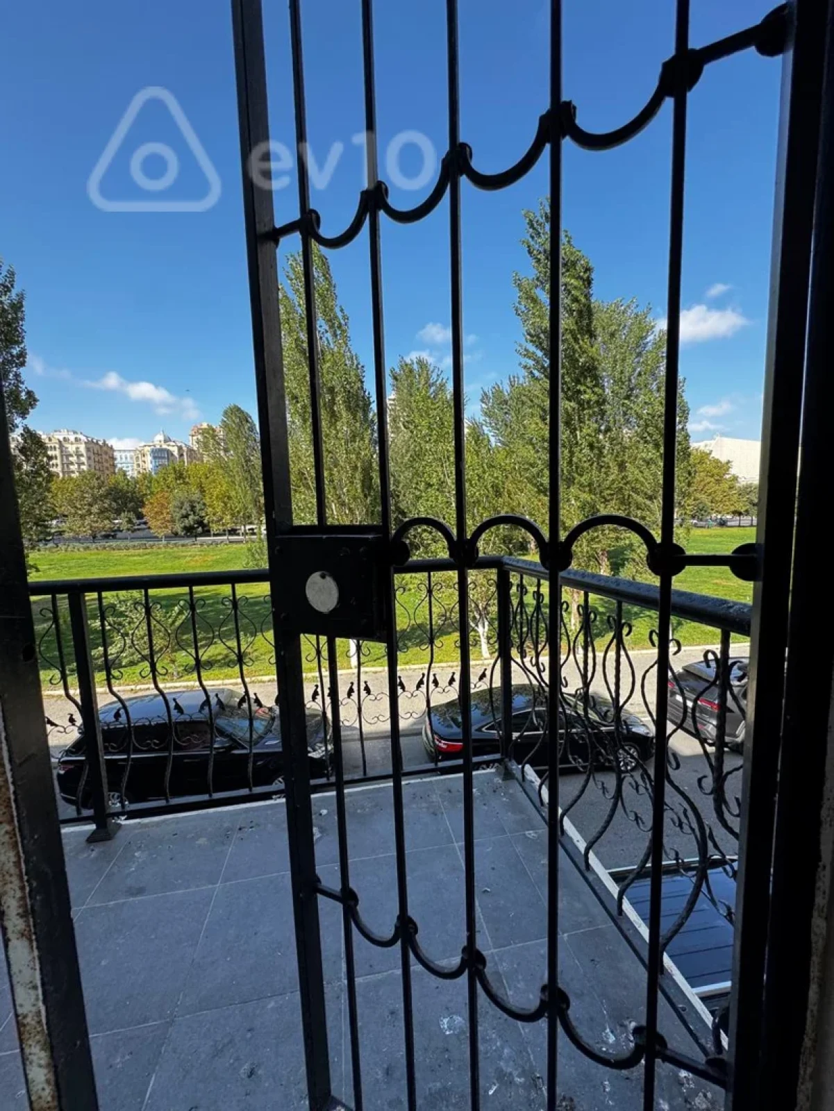 Kirayə verilir 3 otaqlı ofis 105 m²