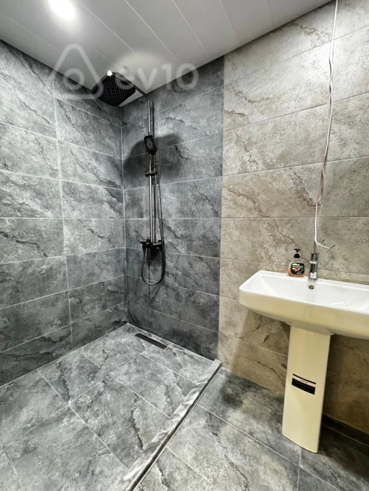 Kirayə verilir 3 otaqlı ofis 105 m²