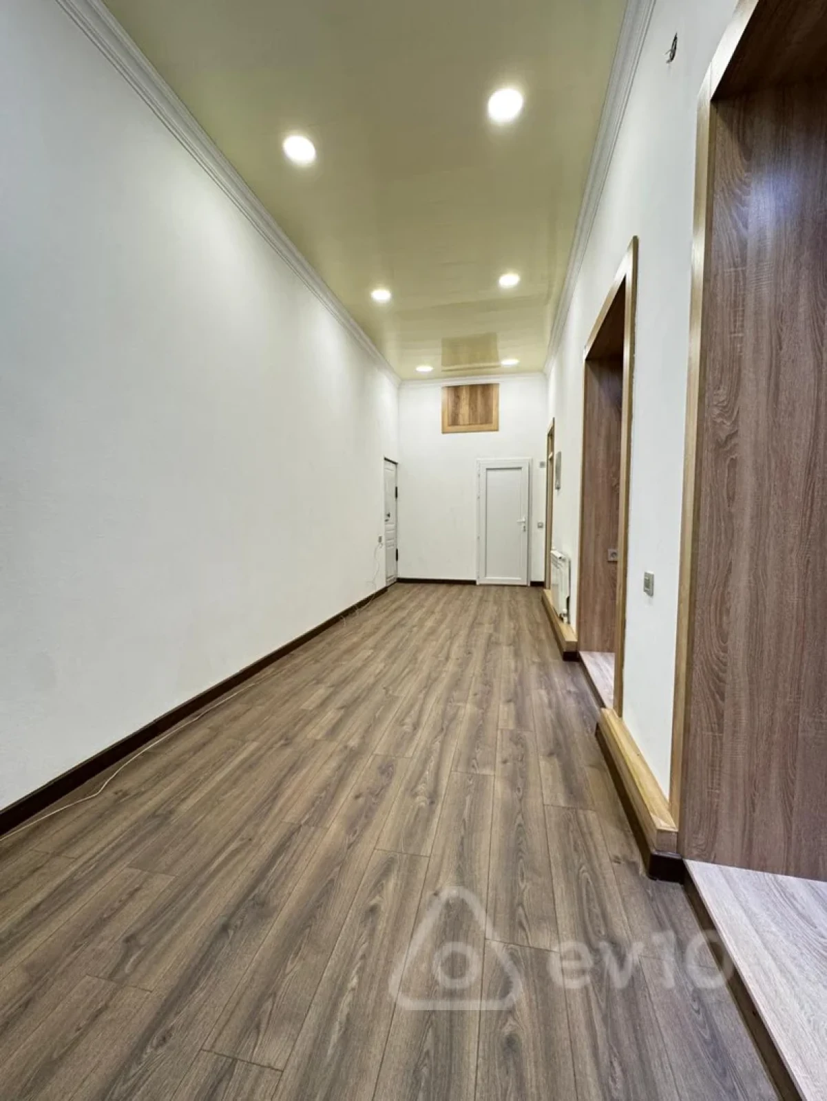 Kirayə verilir 3 otaqlı ofis 105 m²
