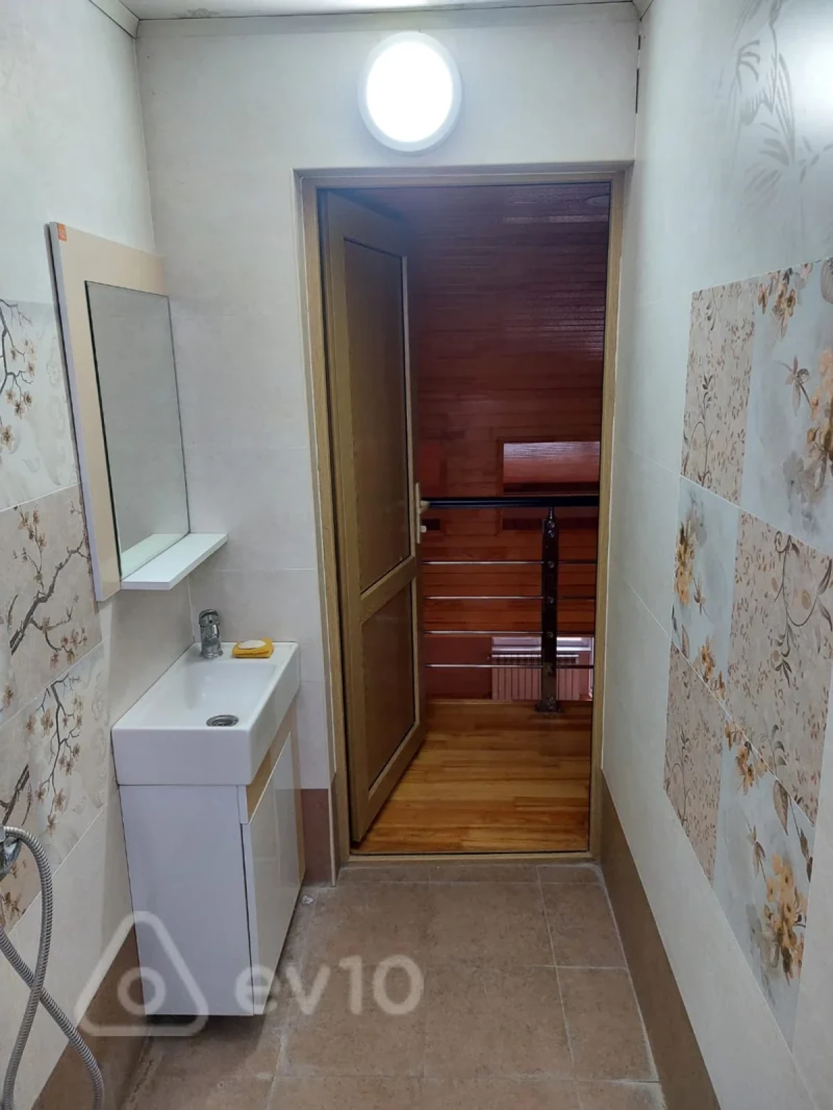 Kirayə verilir 5 otaqlı yeni tikili 164 m²