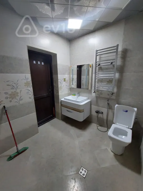 Kirayə verilir 5 otaqlı yeni tikili 164 m²