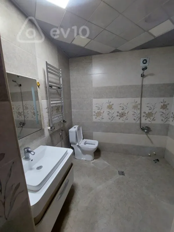 Kirayə verilir 5 otaqlı yeni tikili 164 m²