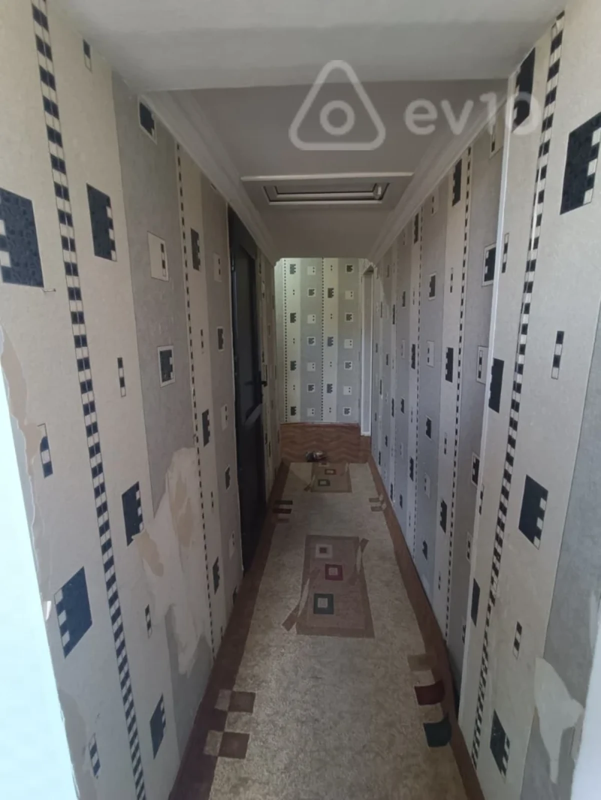 Kirayə verilir 4 otaqlı köhnə tikili 90 m²