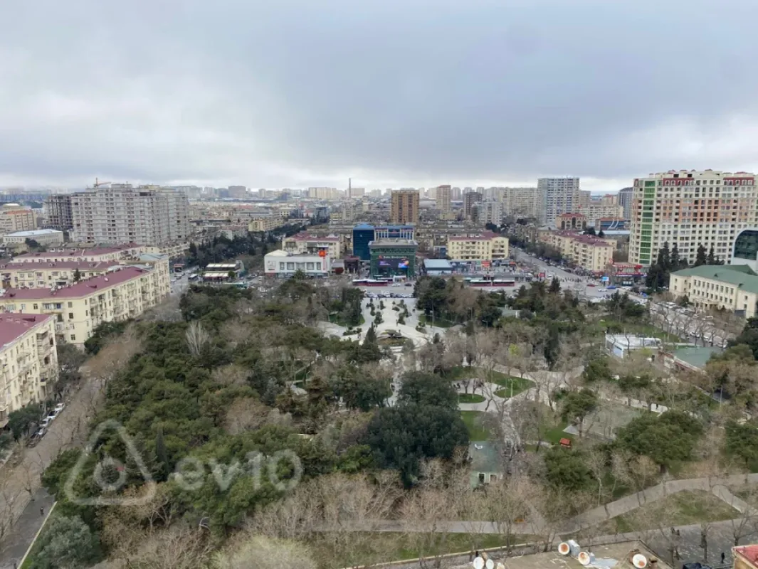 Kirayə verilir 3 otaqlı yeni tikili 135 m²