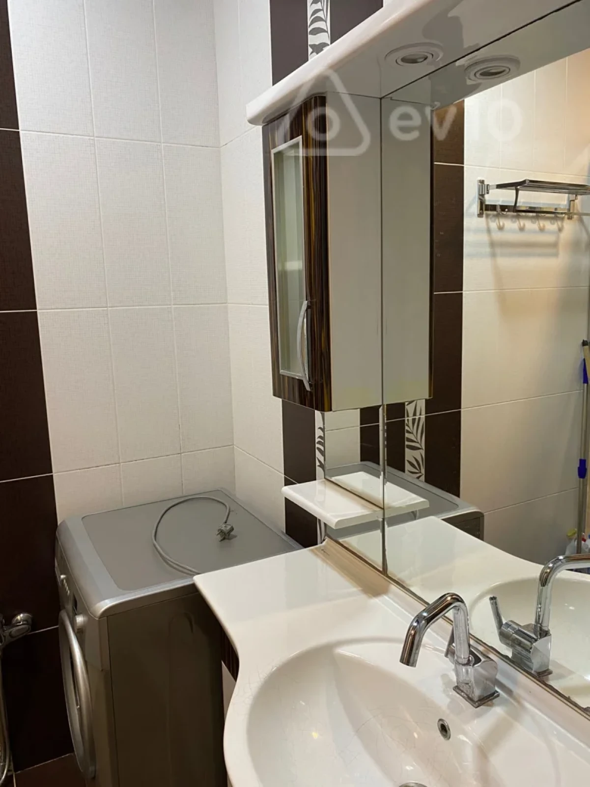 Kirayə verilir 3 otaqlı yeni tikili 135 m²