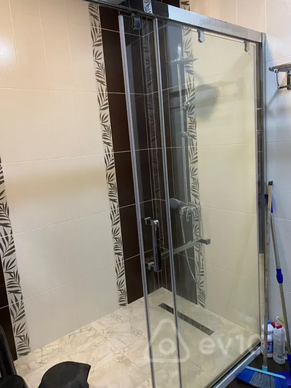 Kirayə verilir 3 otaqlı yeni tikili 135 m²