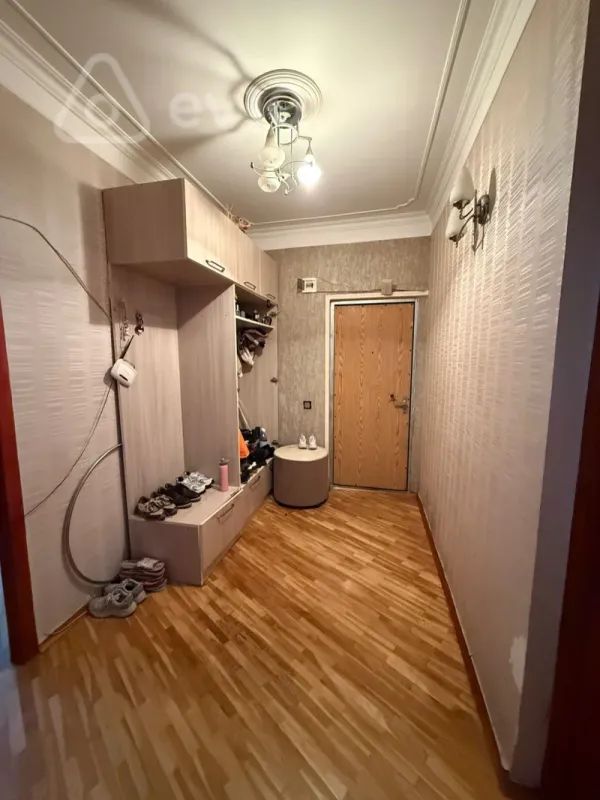 Satılır 4 otaqlı köhnə tikili 85 m²