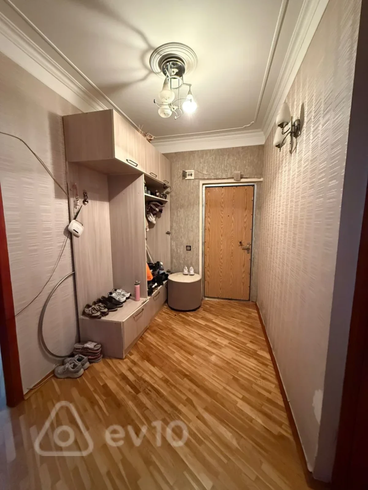Satılır 4 otaqlı köhnə tikili 85 m²