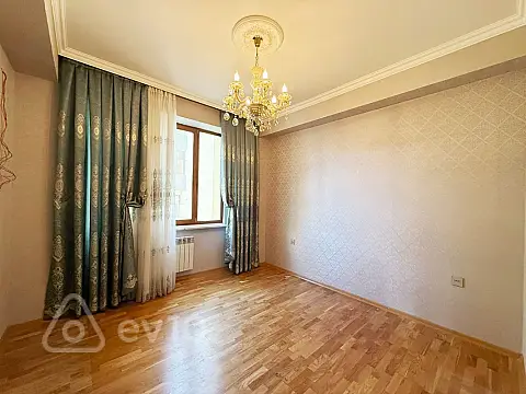 Satılır 2 otaqlı yeni tikili 65 m²