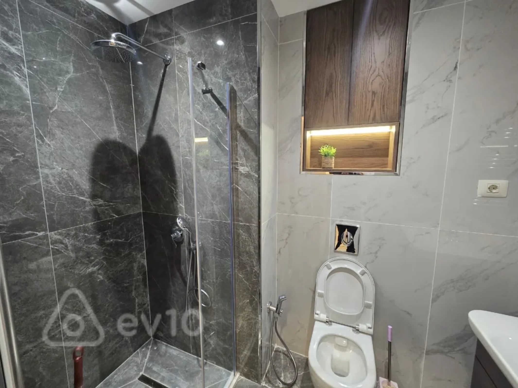 Satılır 3 otaqlı yeni tikili 72 m²