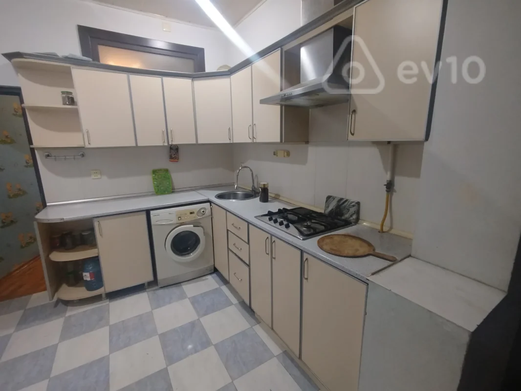 Kirayə verilir 3 otaqlı yeni tikili 115 m²