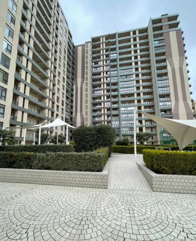 Satılır 3 otaqlı yeni tikili 185 m²