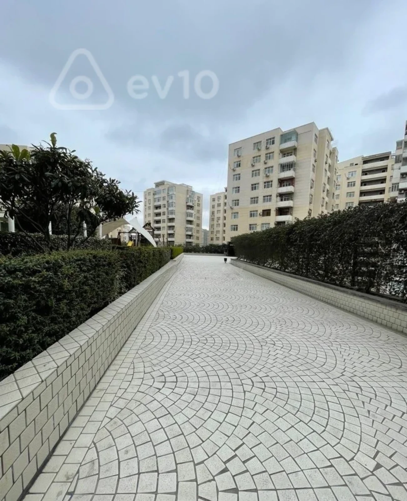 Satılır 3 otaqlı yeni tikili 185 m²