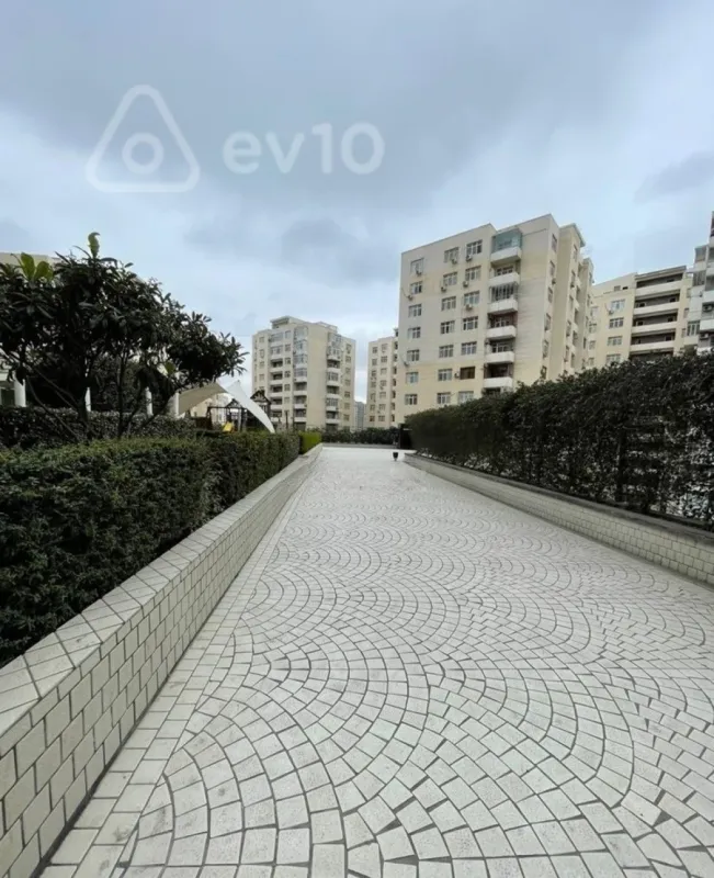 Satılır 3 otaqlı yeni tikili 185 m²