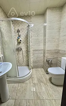 Kirayə verilir 2 otaqlı yeni tikili 60 m²