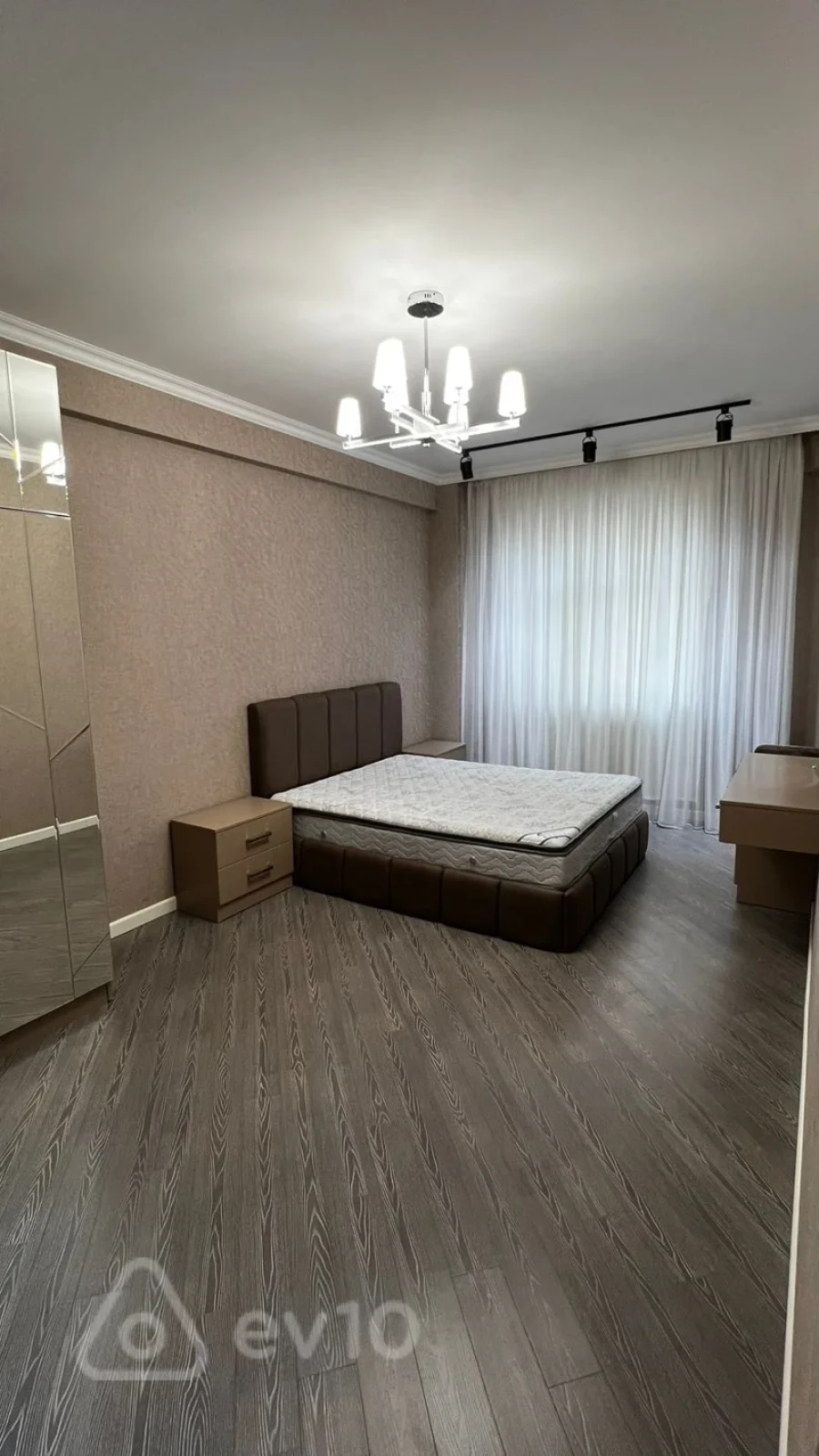 Kirayə verilir 3 otaqlı yeni tikili 122 m²