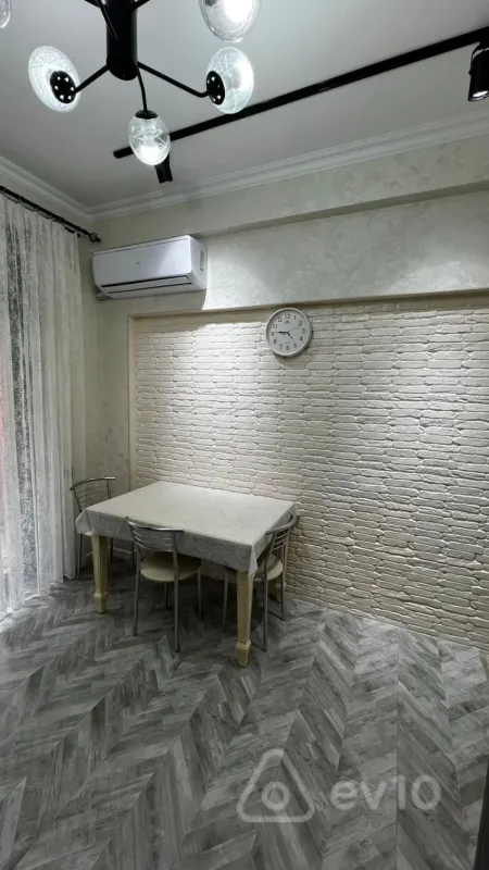 Kirayə verilir 3 otaqlı yeni tikili 122 m²